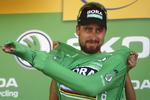 Peter Sagan er den eneste af førertrøjeindehaverne, der kan føle sig sikker på også at skulle deltage i hyldestseancen sidst på eftermiddagen i Le-Grand-Bornand.

     Christophe Ena/AP
