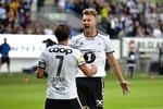 Bendtner scorede to mål på straffespark. Det sidste få minutter før tid. Wold, Ole Martin/Ritzau Scanpix