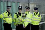 Britiske betjente i gang med efterforskning af nervegas-angrebet. Matt Dunham/AP