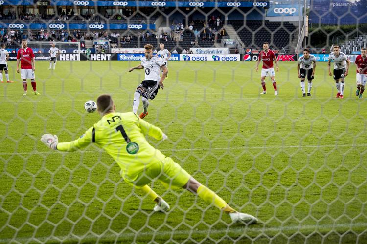Nicklas Bendtner sikrede Rosenborgs 3-1-sejr i sidste minut.  Wold, Ole Martin/Ritzau Scanpix