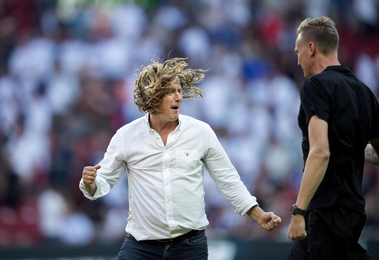 
Ståle Solbakken løber nogle gange lange æresrunder, når hans hold vinder vigtige kampe, men Bo Henriksen jubler endnu mere vildt efter store Horsens-sejre, som vi så det mandag aften i Parken   Liselotte Sabroe/Ritzau Scanpix