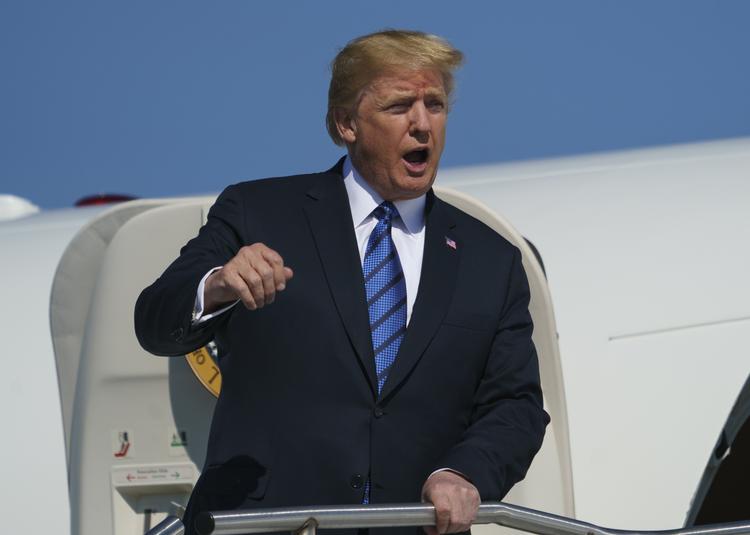 En joke kreeret af internetbrugere rammer i øjeblikket USA's præsident Donald Trump. Og vi vil se en lignende kampagne mod statsminister Lars Løkke Rasmussen ved det kommende folketingsvalg, forudser en ekspert. Eller måske en positiv kampagne for Uffe Elbæk.  Carolyn Kaster/AP