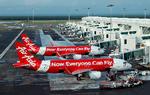 Det malaysiske lavprisflyselskab AirAsia opererer fra en række forskellige asiatiske lande. Eksempelvis Indien (som her på billedet) og Thailand, hvor de kommende europæiske ruter skal flyve til og fra. Lai Seng Sin/AP