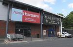 Facaden på Home Bargains i Worcester, der sælger ting til hus og have, hvor en dreng på kun 3 år, blev sprøjtet i ansigtet og på armen, mens han sad i sin klapvogn inde i butikken.  Matthew Cooper/AP