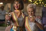 Biografgængerne i ind- og udland elsker Christine Barabski, Julie Walters og alle de andre i 'Mamma Mia 2'. Jonathan Prime/AP