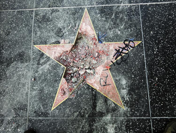Trumps stjerne på Hollywoods Walk of Fame er i dag - igen - blevet udsat for hærværk. Reed Saxon/AP