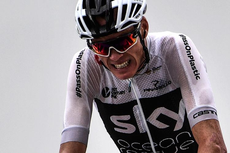 En udmattet Chris Froome når til vejs ende på Col du Portet.
   Jeff Pachoud/Ritzau Scanpix