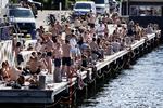Sol og sommer i Københavns Havn. Varmen ser ud til at fortsætte med at sætte rekorder de kommende dage.
   Finn Frandsen/POLFOTO