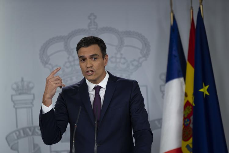 Pedro Sanchez er røget ind i problemer efter kort tid som premierminister. Francisco Seco/AP