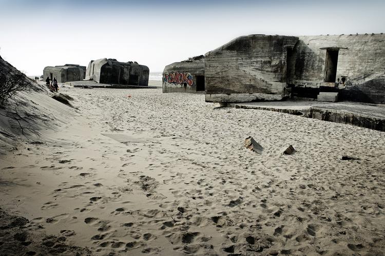 Til Bunker Film Festival vil der både være filmvisninger inden i og uden på bunkerne på Houvig Strand ved Ringkøbing. Derudover kan man også opleve foredrag, rundvisninger og lys- og lydkunst. Ole Joern / Redstar/FOTO: OLE JOERN / RED STAR