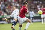 Rasmus Lauritsen (th.) og Jakob Ankersen (tv.) i en duel på det udsolgte Vejle Stadion. Claus Fisker/Ritzau Scanpix