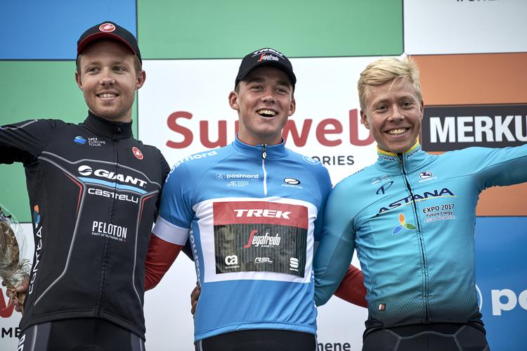 Sidste års podie i PostNord Danmark Rundt - vinderen Mads Pedersen flankeret af nr. 2 Michael Valgren (th) og Casper Pedersen. De to gange Pedersen er med igen og blandt de fremtrædende kandidater til den endelige sejr.
 Bonnerup Claus/POLFOTO