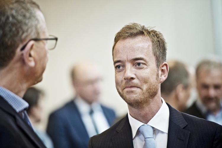 
  Esben Lunde Larsen meddelte tidligere på året, at han havde fået et job i den globale tænketank World Ressources Institute i Washington D.C., og at han derfor ikke vender tilbage til Folketinget efter sommerferien. Holte Christer