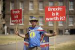 
    Næsten alle britiske kommuner er frustrerede over, at den britiske regering ikke har givet klarhed over, hvad Brexit vil betyde. Det er på trods af, at valget om Brexit blev afholdt for over to år siden. Matt Dunham/AP