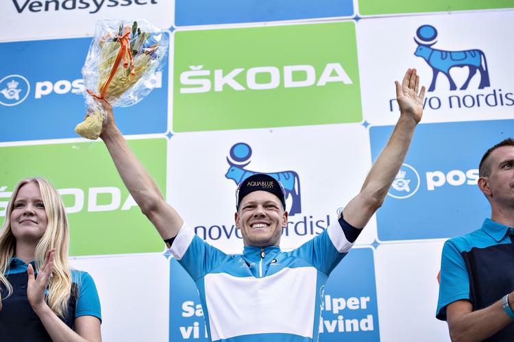 Lasse Norman har al mulig grund til at fryde sig over sin lyseblå førertrøje i PostNord Danmark Rundt, men i eftermiddag skal han ud i et knaldhårdt forsvar af sin nyerhvervede status.
 Henning Bagger/Ritzau Scanpix