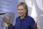 Hillary Clinton skifter midlertidigt branche, når hun skal til at være producent. Steve Parsons/AP