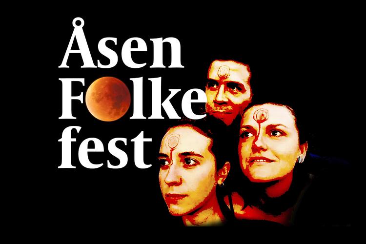 Månen tilbedes gennem dans, kartoffeltryk i panden og rødbedesaft på hænderne. Her ses tre deltagere i dyb koncentration under årets blodmåne. Fotomontage Tomas Østergren. Originalfoto: Åsen Folkefest/Thomas Borberg
