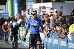 Wout van Aert krydser målstregen som vinder af kongeetapen i Vejle foran en besejret Alexander Kamp.
   Thomas Sjoerup/Ritzau Scanpix