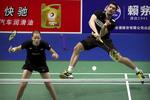 Den danske mixed double overlevede to matchbolde, men ikke den tredje.   Mark Schiefelbein/Ritzau Scanpix