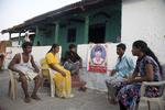 Familiemedlemmer sørger over Bala Krishna, en 33 år gammel rickshawfører, som blev dræbt af en selvtægtsgruppe landsbyen i Jiyapalli nær storbyen Hyderaba. Mahesh Kumar A./AP