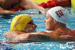 Selv om Pernille Blume (th.) smilede efter at have tabt til Sarah Sjöström, var hun skuffet over kun at have vundet sølv i 50 meter fri. Francois Xavier Marit/Ritzau Scanpix