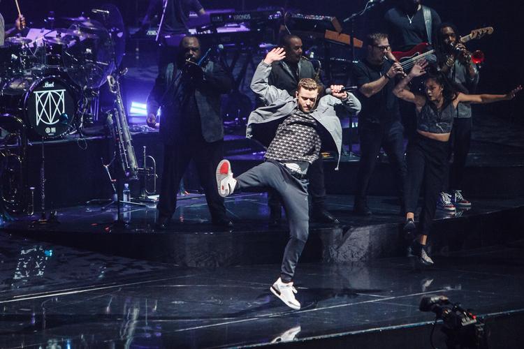 Justin Timberlake spillede lørdag aften sin første ud af to koncerter i Royal Arena i København. 
   Lange Per/Ekstra Bladet