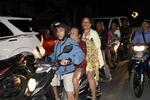 
    Lokale beboere forlader det jorskælvsramte område på Lombok i Indonesien.
 Antara Foto/Ritzau Scanpix