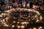 
   Sørgende grækere  samledes i sidste uge foran det græske parlament i Athen - for at mindes de 90 ofre for de græske storbrande.
 Louisa Gouliamaki/Ritzau Scanpix