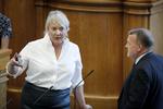 Liberal Alliances politiske ordfører, Christina Egelund, i samtale med statsminister Lars Løkke Rasmussen ved Folketingets afslutningsdebat i maj.  Jens Dresling/POLFOTO
