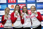 For et år siden svømmede Pernille Blume, Emilie Beckmann, Rikke Møller Pedersen og Julie Kepp Jensen en sølvmedalje hjem til Danmark ved kortbane-EM i København. Det seneste døgn har de fire været gennem mildest talt meget forskellige oplevelser.  Jens Dresling/POLFOTO