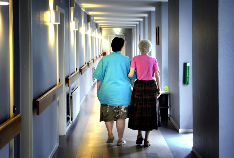 Især er borgere over 65 år ramt af de høje temperaturer med dødeligt udfald. Også spædbørn, svækkede og kronisk syge er udsatte. Bo Svane/POLFOTO