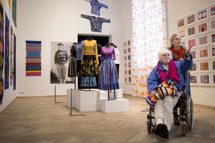 Kunstneren Aase Seidler Gernes fik som 90-årig for først gang en soloudstilling. Det var på Charlottenborg.  
   Arkivfoto Mads Nissen