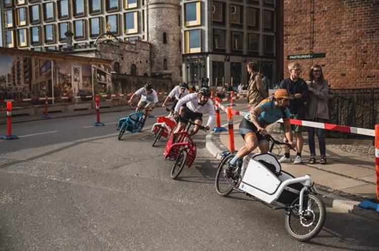 I Svajerløbet kan der stilles op til forskellige løb for både teams, kvinder, mænd, tohjulede ladcykler, trehjulede ladcykler og gamle Long Johns.  Anders Hviids