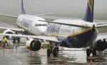 Ryanair vurderer, at der kommer til at gå mindst to år, dvs. tidligst sommeren 2022, før efterspørgslen fra kunderne og prisniveauerne vil være på et normalt niveau igen. Arnulf Stoffel/AP