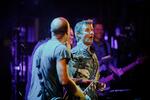Kronprins Frederik var en overraskende gæst på scenen med Nephew på festivalen i Skanderborg.   Lange Per/Ekstra Bladet