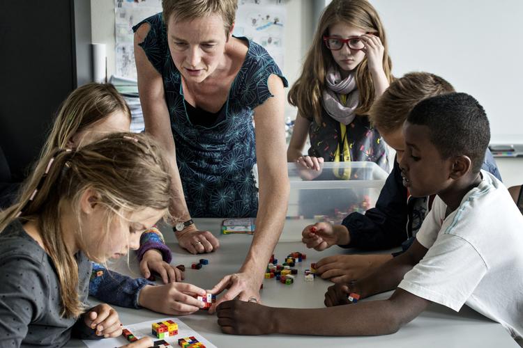 At pædagoger i et så stort omfang bliver sat til at udføre lærerens arbejde, har aldrig været hensigten, mener Danmarks Lærerforening (DLF). Arkivfoto Katinka Hustad