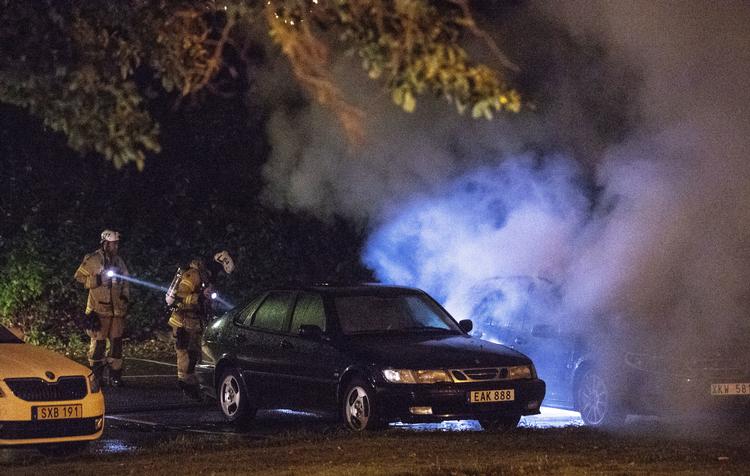 I Västra Frölunda i Göteborg var der en bilbrand natten til onsdag.  10213 Oscar Magnusson/tt/Ritzau Scanpix