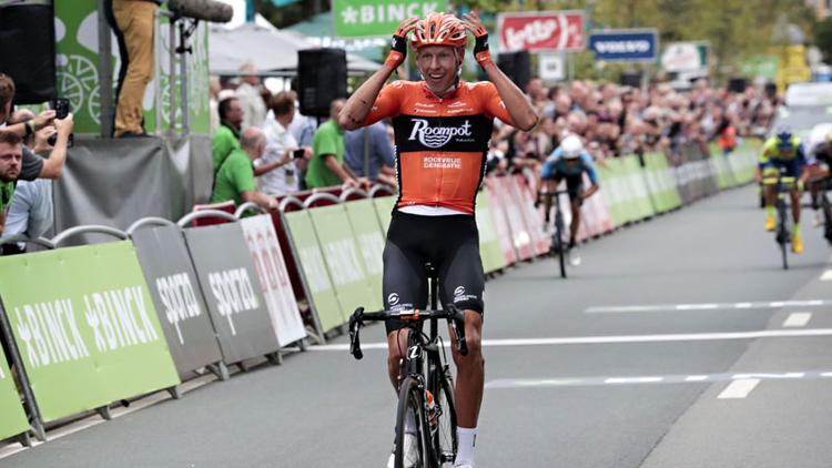 Hollænderen Taco van der Hoorn er dybt forbløffet over sin sejr på 3. etape i Binck Bank Tour. Foto: Binck Bank Tour. 