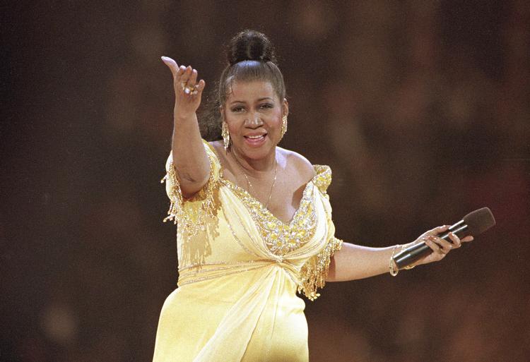 Verden har mistet en af de største soulsangerinder. Aretha Franklin er død, 76 år gammel. På billedet optrådte hun et et galaevent for daværende præsident,  Bill Clinton, i Washington. Det var i 1993. Amy Sancetta/Ritzau Scanpix