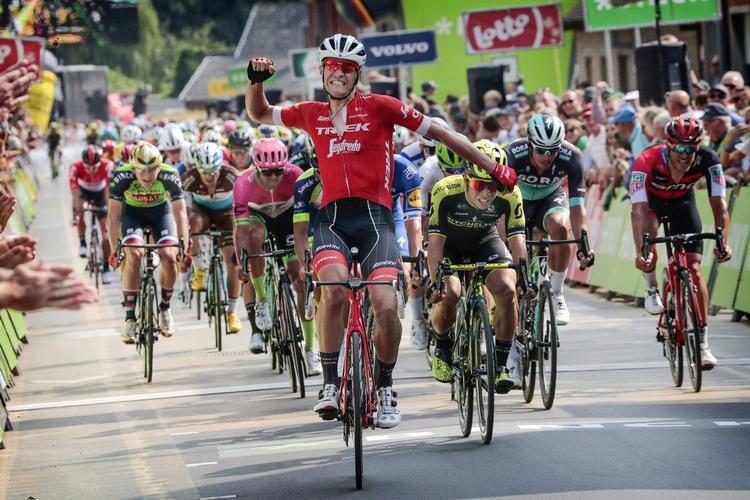 Jasper Stuyven har god tid til at juble over årets første sejr. Foto: Cor Vos/BettiniPhoto. 