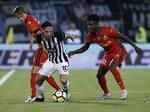 Partizan Beograds Marko Jankovic overfor FC Nordsjællands Godsway Donyoh til højre og Mikkel Damsgaard. Det danske hold tabte 2-3 og er ude af kvalifikationen til gruppespillet i Europa League.  Darko Vojinovic/Ritzau Scanpix