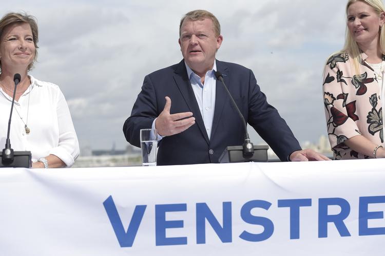 Karen Ellemann, Lars Løkke Rasmussen og Britt Bager, på pressemødet i forbindelse med sommergruppemødet på Helnan Marselis Hotel i Aarhus.  Henning Bagger/Ritzau Scanpix