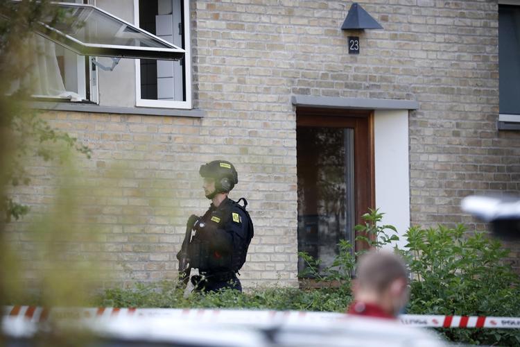 Lige nu har politiet gang i en større aktion i boligområdet Tingbjerg. Tre personer tilbageholdt. Jens Dresling/POLFOTO