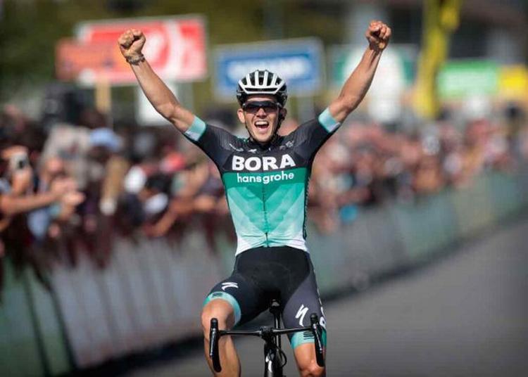 Gregor Mühlbergers begejstring over sejren i Binck Bank Tour er ikke til at tage fejl af. Foto: Binck Bank Tour. 