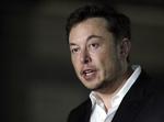 »Der har været tider, hvor jeg ikke har forladt fabrikken i tre eller fire døgn - dage, hvor jeg ikke har været udenfor«, siger Elon Musk. Kiichiro Sato/AP