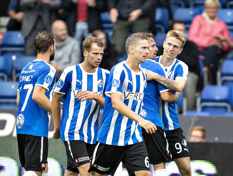 Emil Riis Jakobsen hyldes efter sit mål til 2-0.  Henning Bagger/Ritzau Scanpix