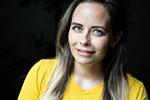 
    Sabina Bertelsen fik et chok over tandlægeregningen,  klagede fik et surt svar fra tandlægen, klagede til ankenævnet og blev afvist.
Nu har hun valgt anden tandlæge og tøver ikke med at skifte igen hvis der er penge at spare.
   Martin Lehmann/POLFOTO