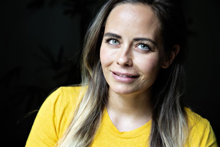 
    Sabina Bertelsen fik et chok over tandlægeregningen,  klagede fik et surt svar fra tandlægen, klagede til ankenævnet og blev afvist.
Nu har hun valgt anden tandlæge og tøver ikke med at skifte igen hvis der er penge at spare.
   Martin Lehmann/POLFOTO