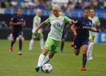 
    Pernille Harder blev topscorer i den tyske Bundesliga med sin klub VfL Wolfsburg. Efrem Lukatsky/AP