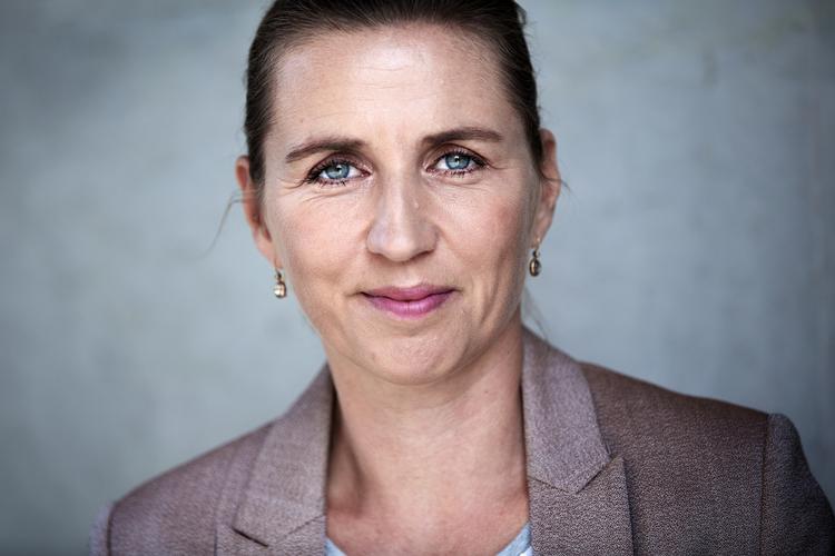 »Nu har jeg siddet lang tid sammen med Venstre og diskuteret energipolitik – det er ikke ret højt på deres dagsorden. Og LA er vel nærmest imod, at vi skal løse problemet«, siger Mette Frederiksen. Jacob Ehrbahn/POLFOTO